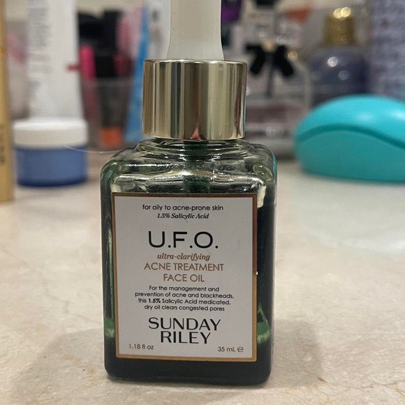 Sunday Riley UFO Acne Face Oil - Picture 5 of 6